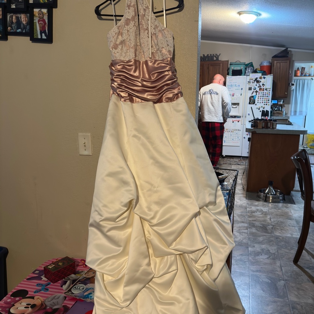 Prom /formal used dress - Picture 4 of 4